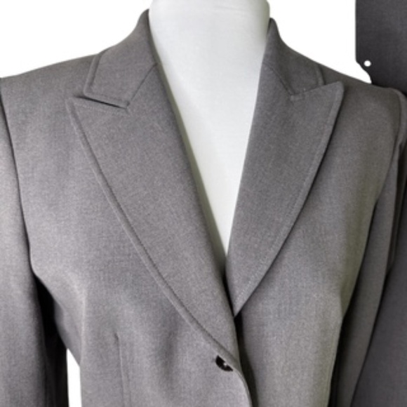 Tahari 3 button Charcoal Gray Fully Lined Jacket & Pant Suit Size 10 - Picture 4 of 11